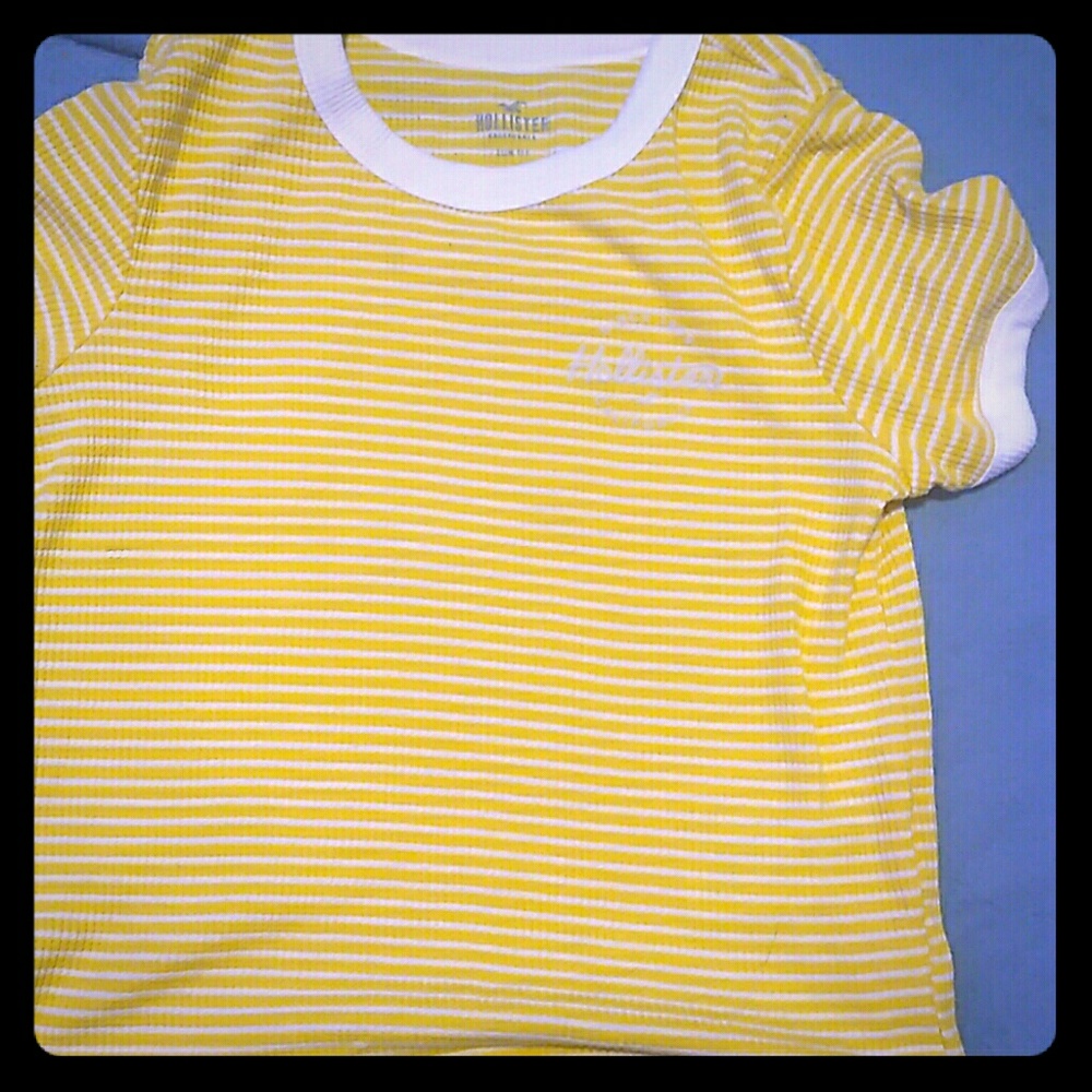 Hollister yellow t-shirt